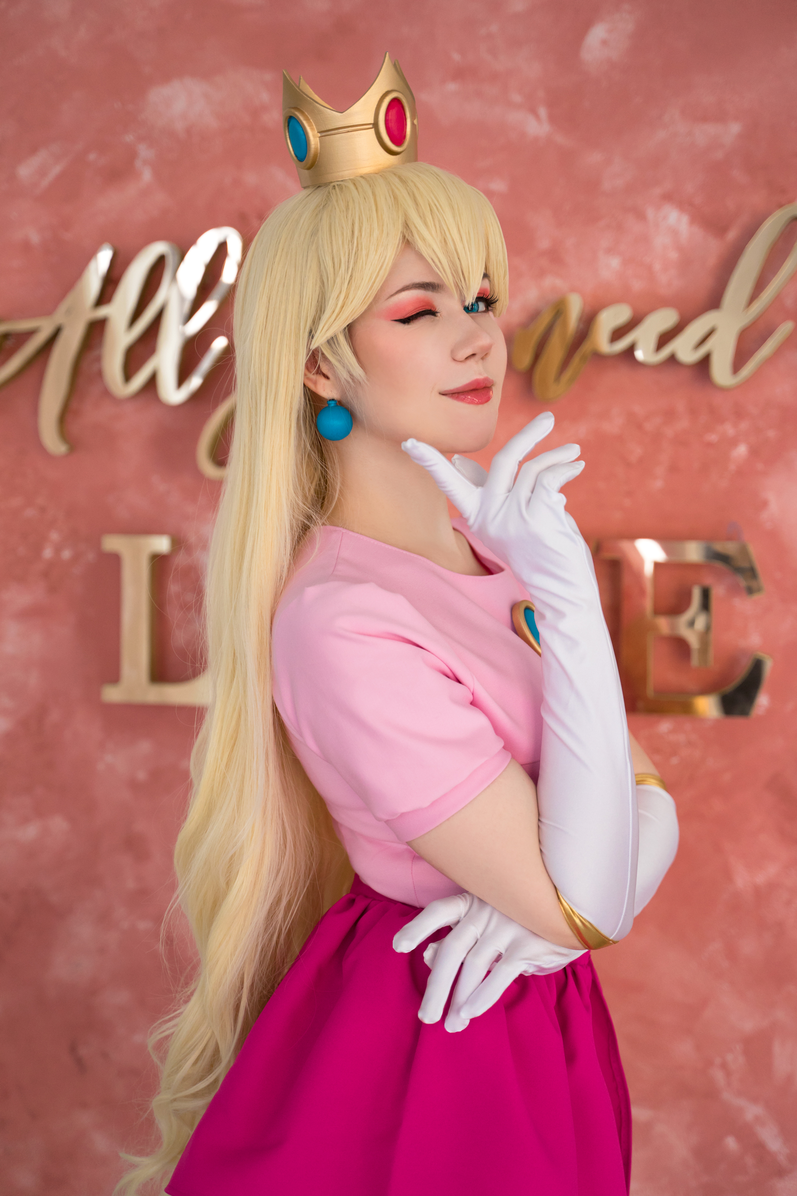 14_Anastasia_Komori_Peach_14