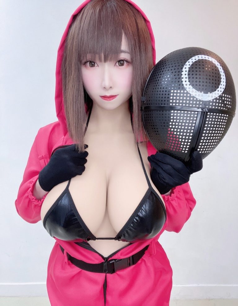 Nickycoser_Pink_Soldier_Squid_Game_6