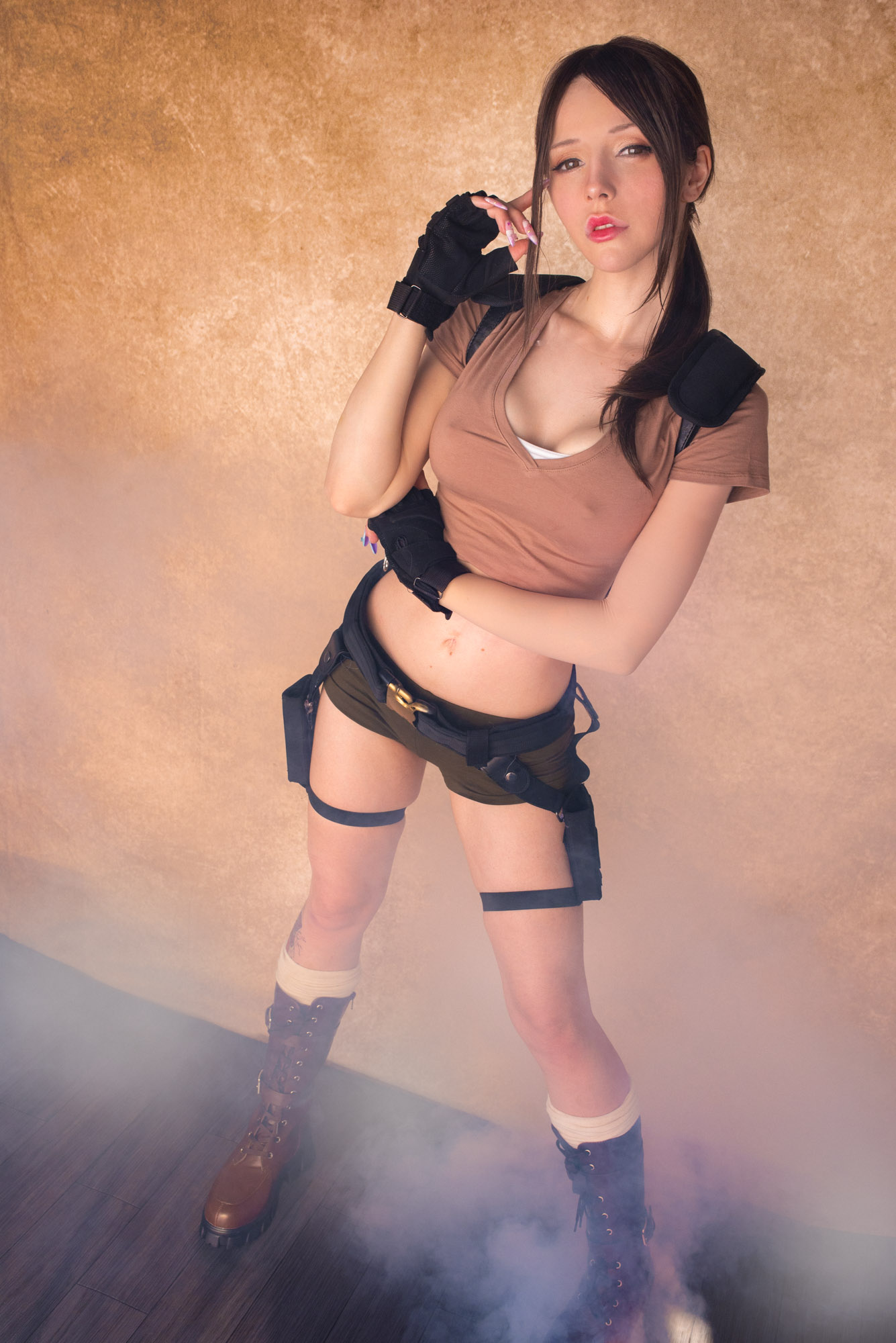 05_LaraCroft_5_aE2Edq9I_f5dT8VuM