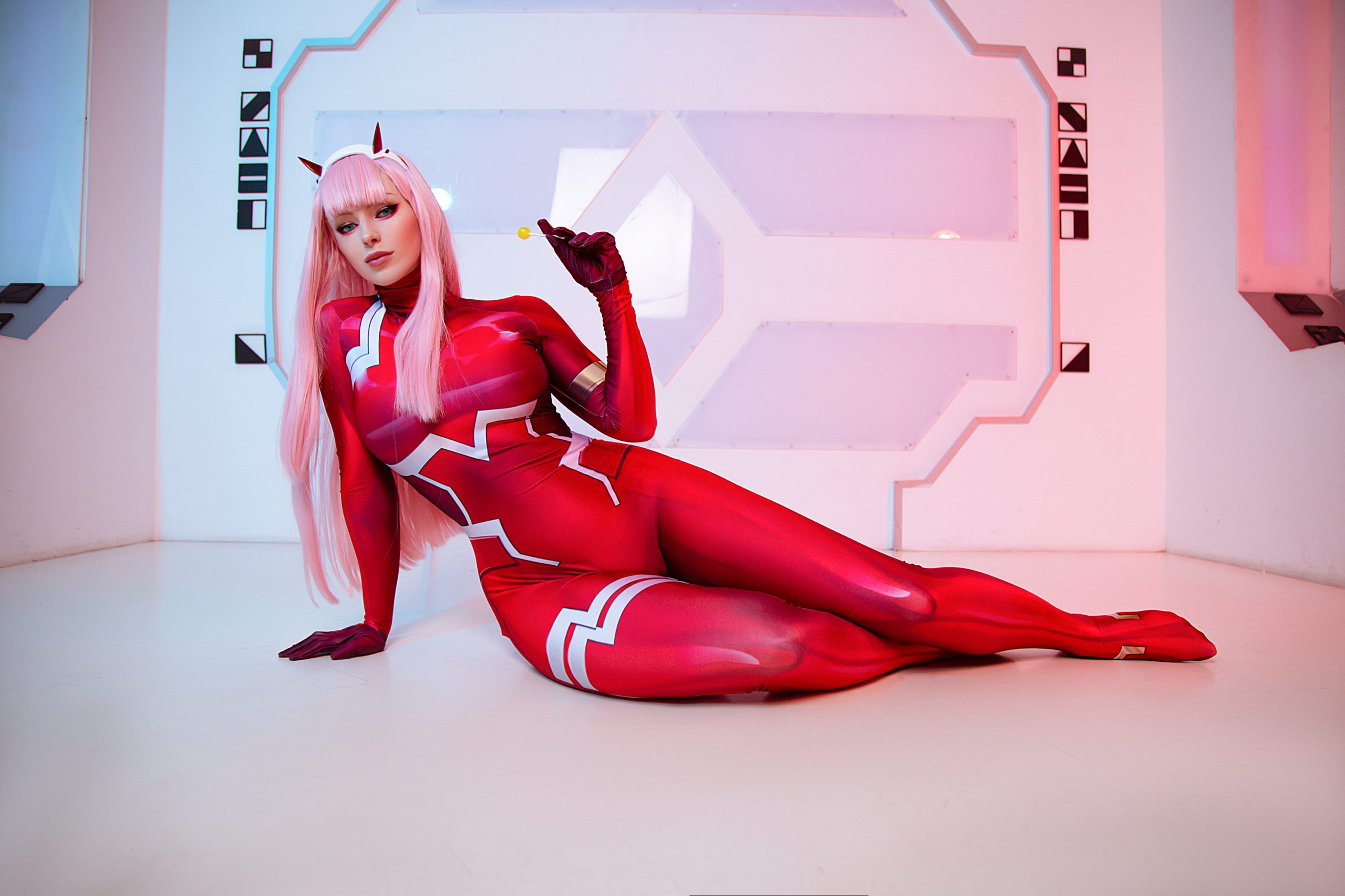 03_Zero_Two_2_2HF8u08d