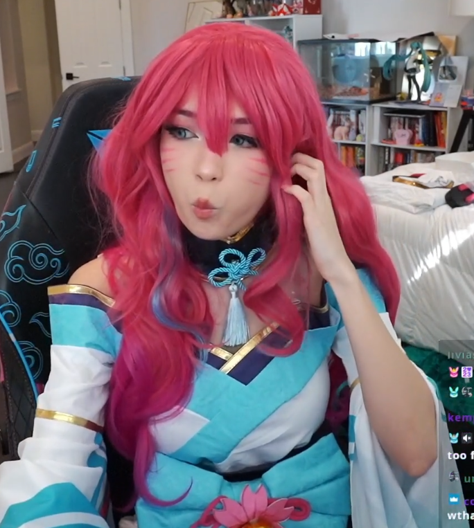 8_Emiru_Ahri_7