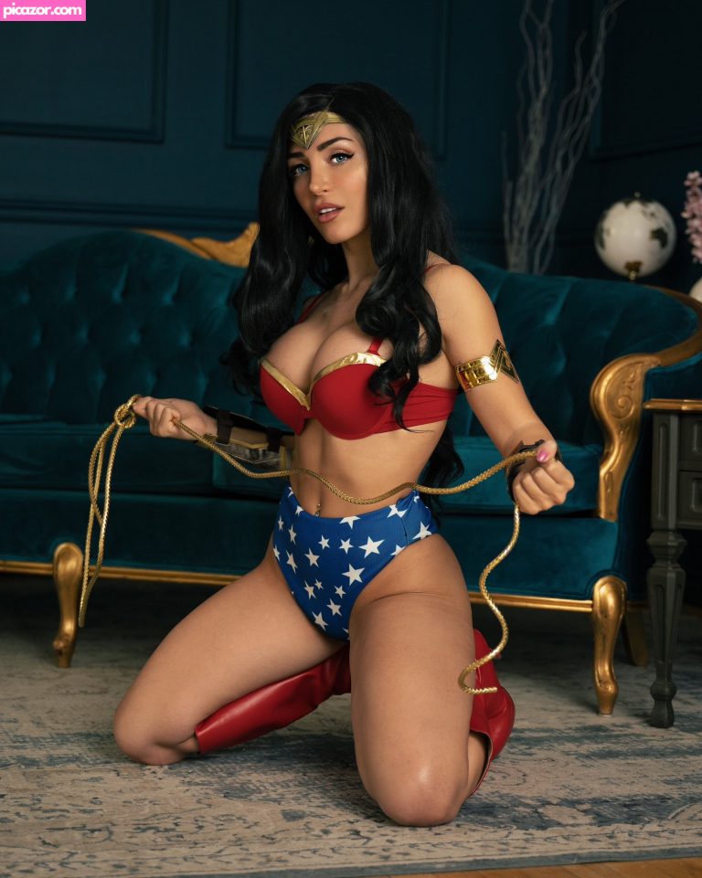 09_Lisa_Mancini_Wonder_Woman_Boudoir_9_SD