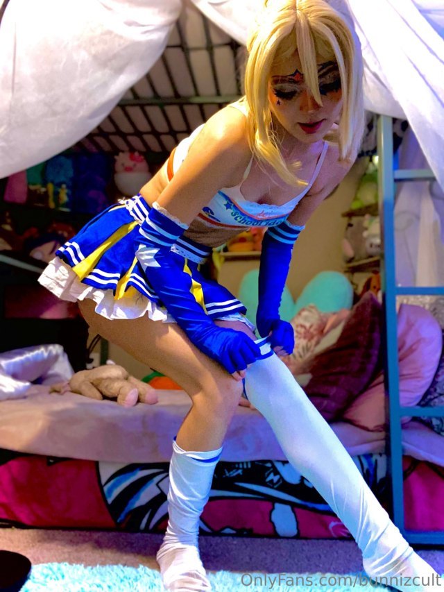 Bunnizcult - Eli Ayase (7)