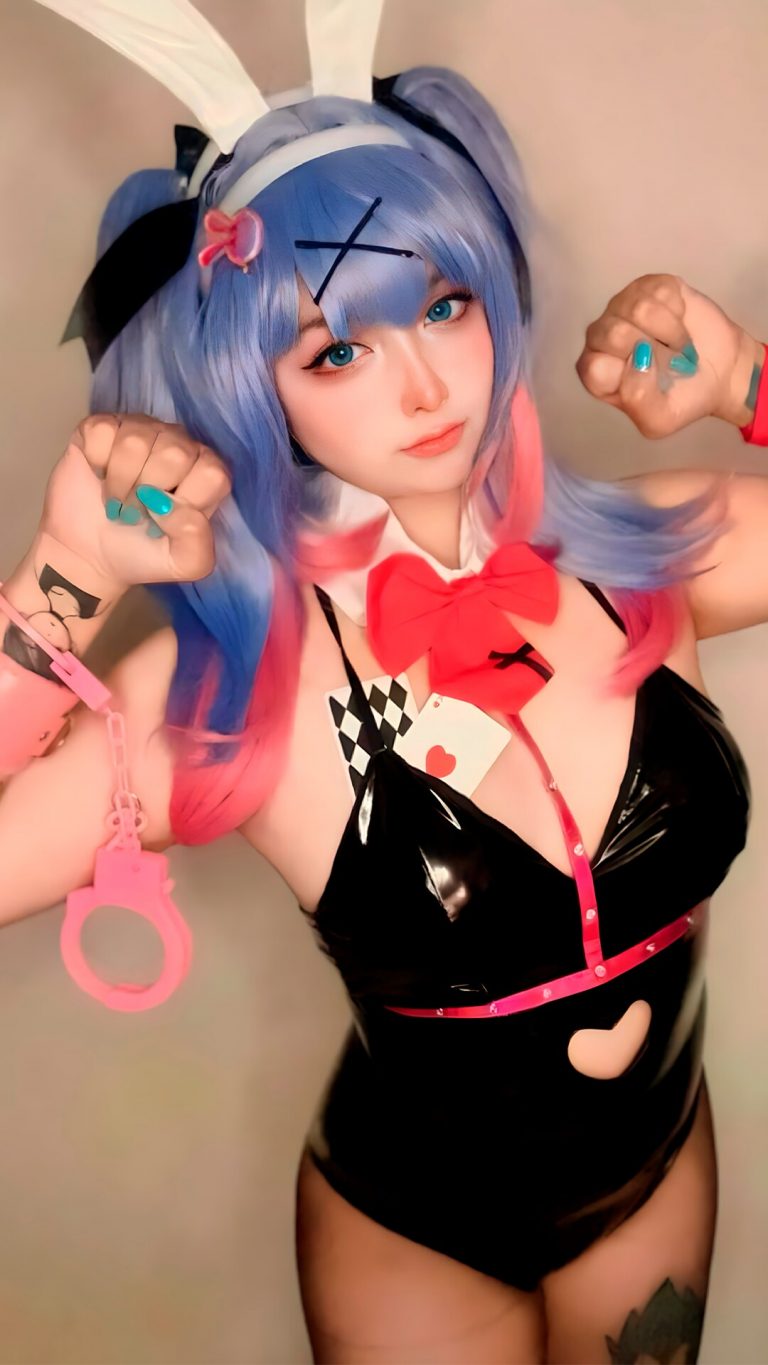 Arelly Trujillo - Rabbit Hole Miku (2)