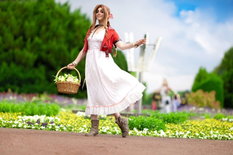 Ayaka cosplay - Aerith (4)